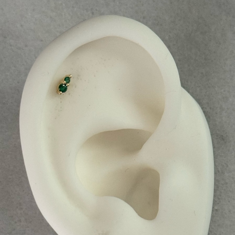 Gold Green Crystal Mini Micro Cartilage Earring
Brand New - Picture 1 of 4